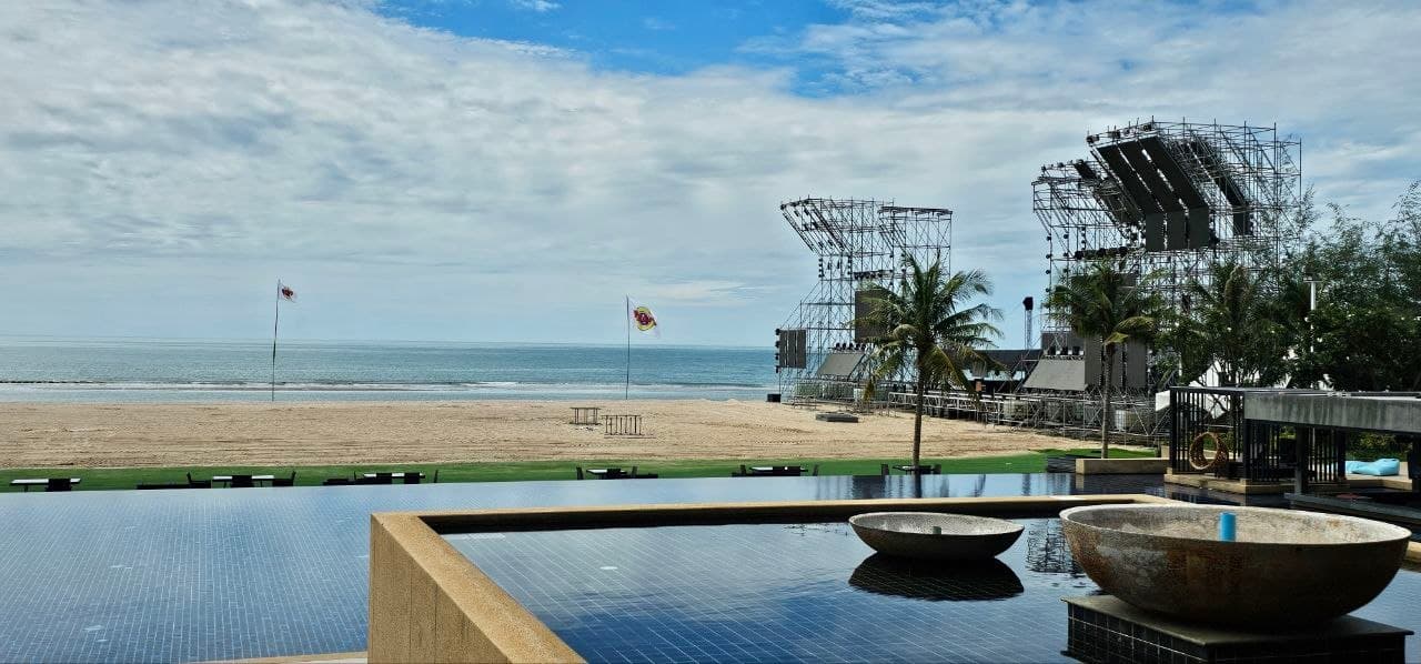 10 อันดับชายหาดยอดนิยมในประจวบคีรีขันธ์ ที่ไม่ควรพลาดเยือน